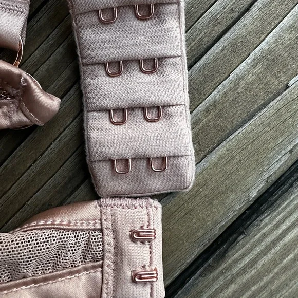 Victorias Secret Sexy Bra 34B - Picture 3 of 4